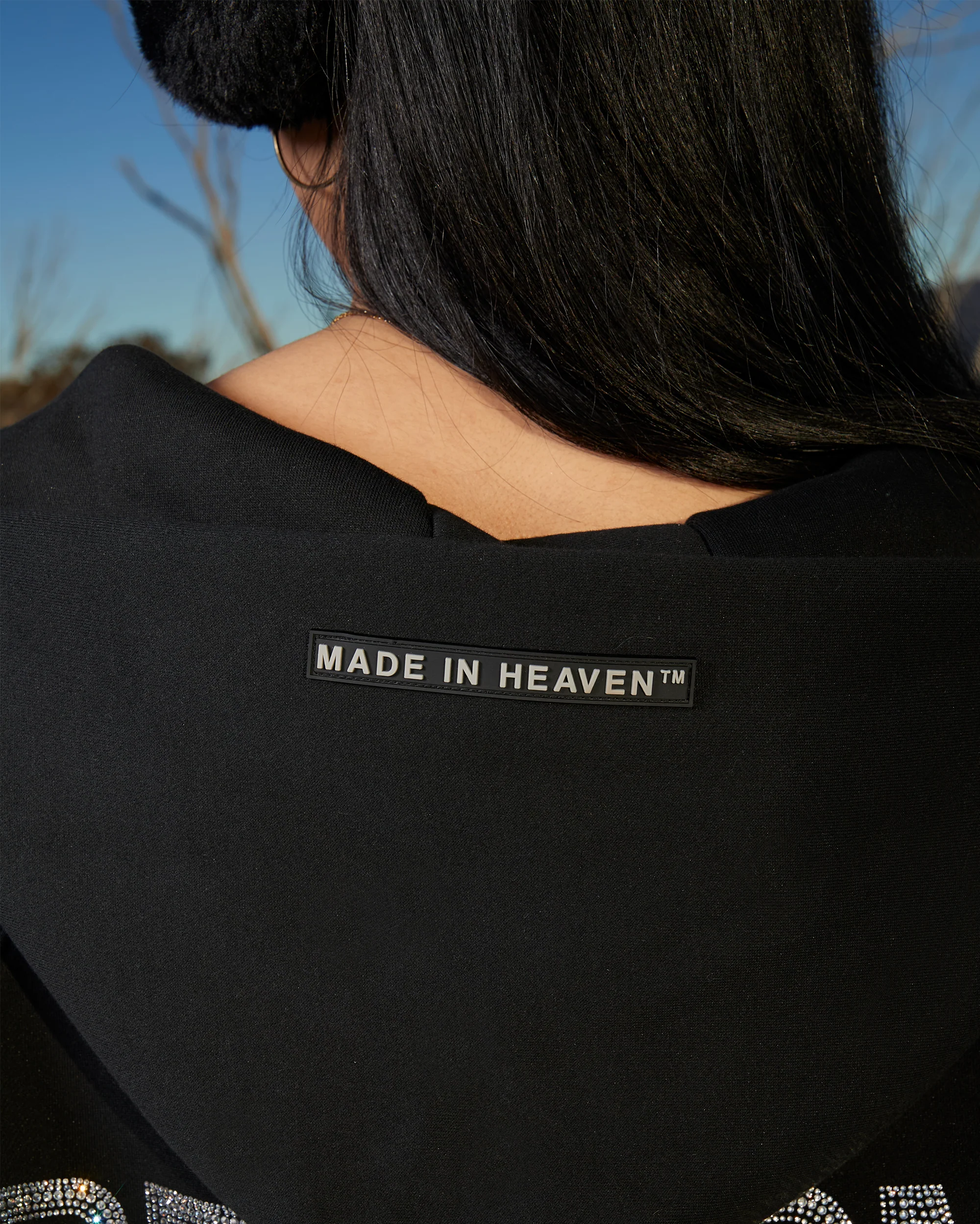GLIMMER LOGO ZIP HOODIE BLACK - Image 9
