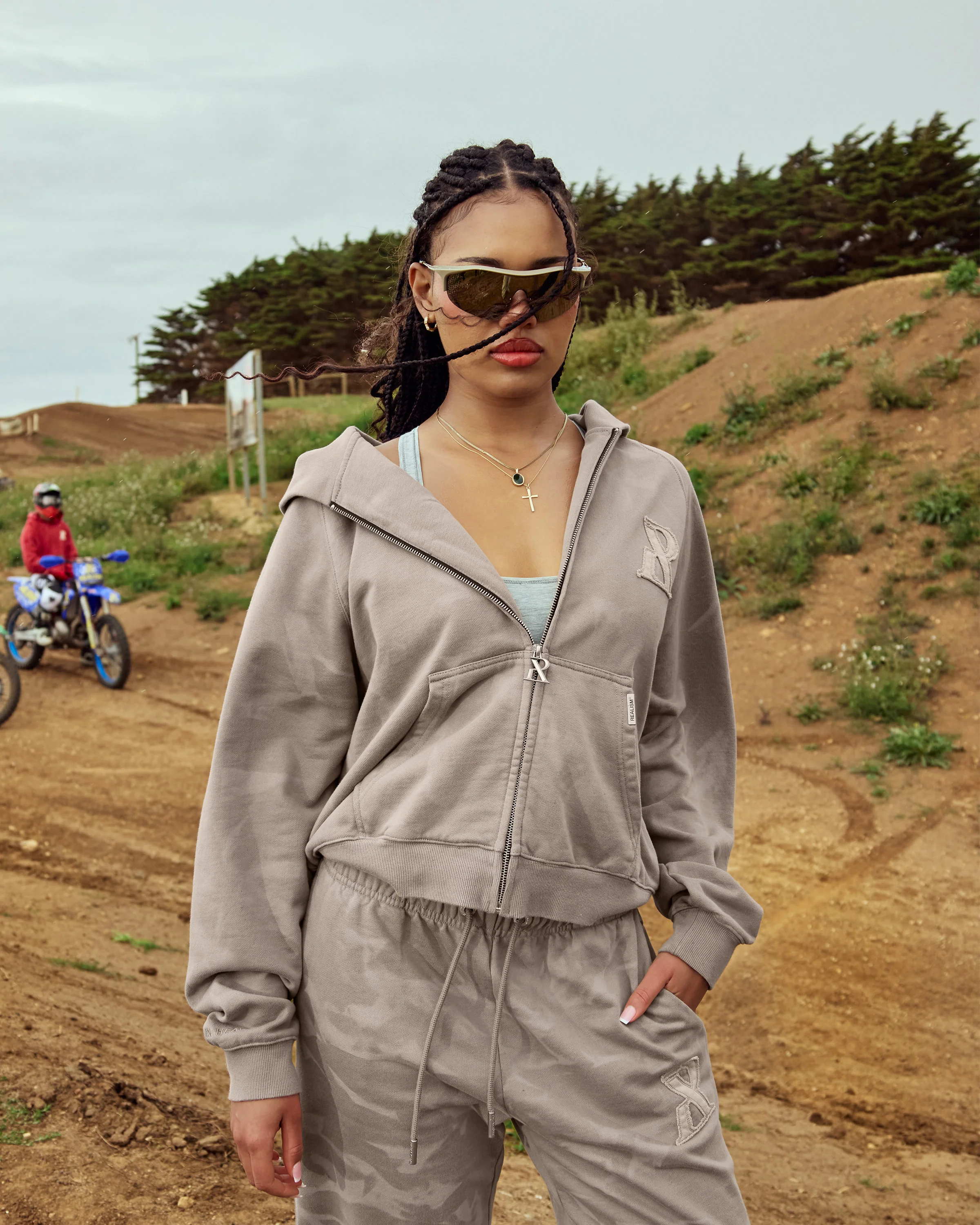 LEGACY ZIP HOODIE WASHED STONE - Image 3