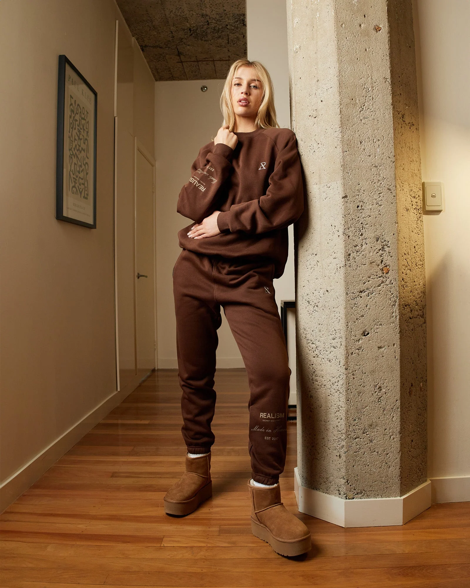 RADIANT CREWNECK MOCHA - Image 3