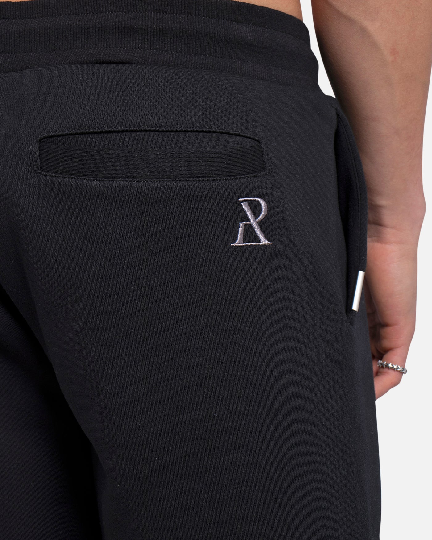 RADIANT SHORTS BLACK - Image 6