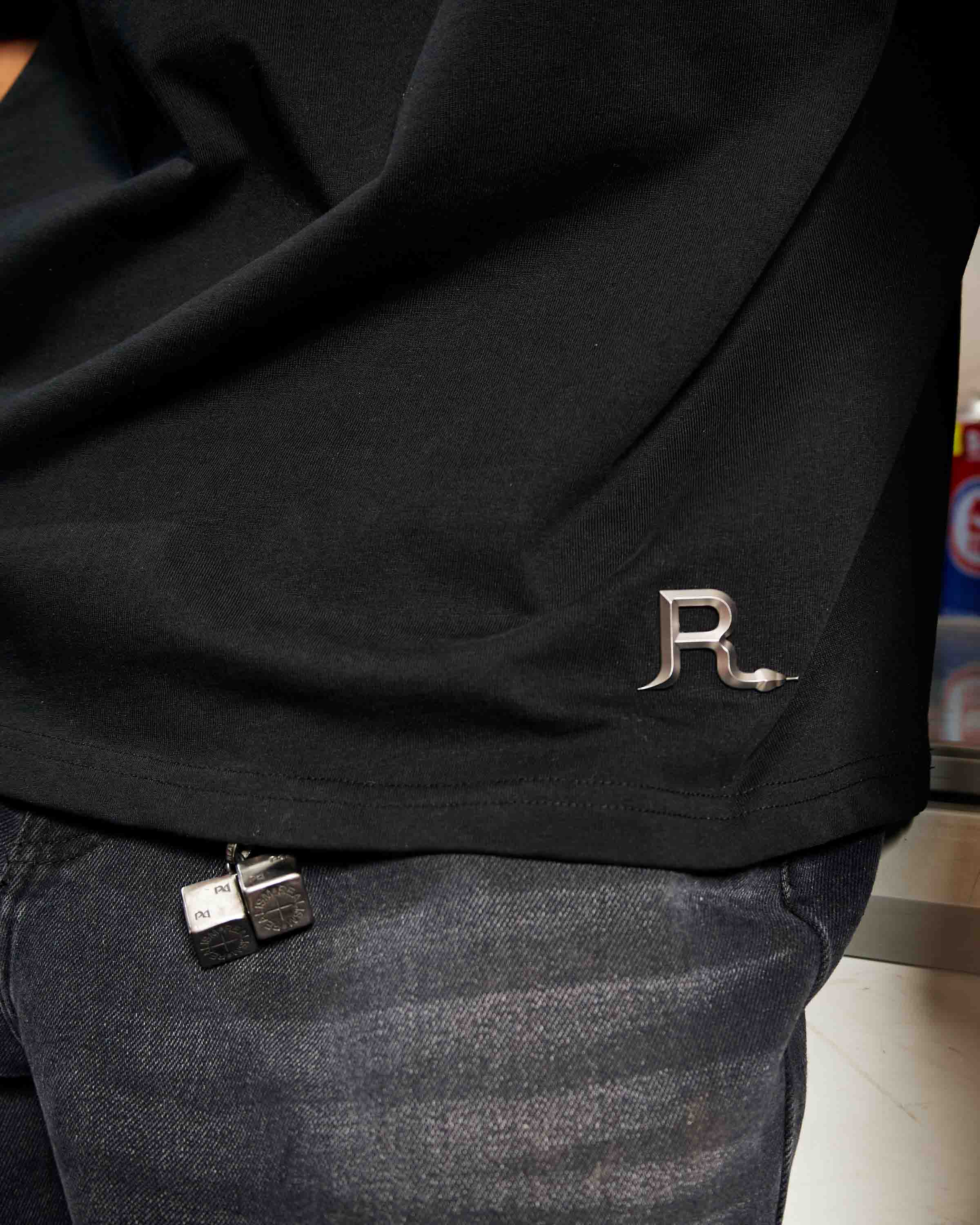 SNAKE LOGO TEE BLACK - Image 4